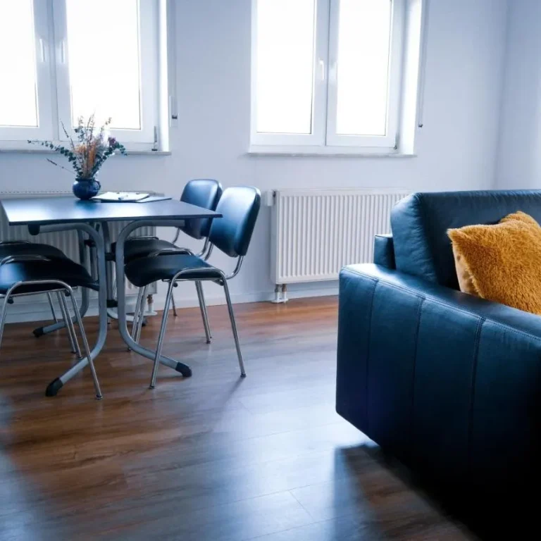 Apartment N ()