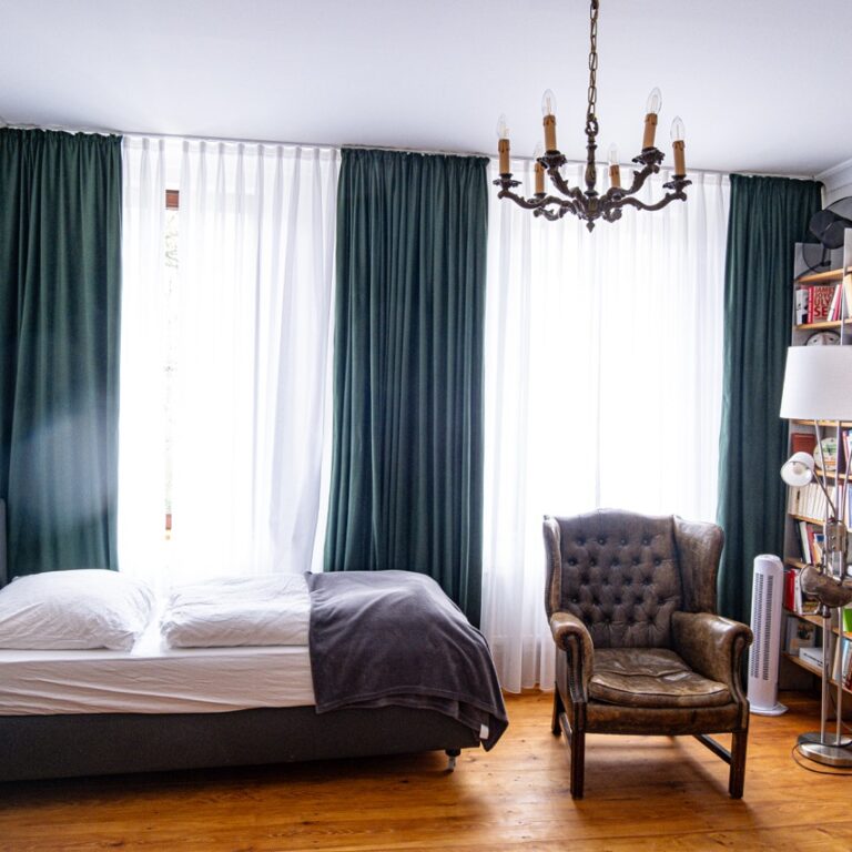 Obere Stadtwohnung links