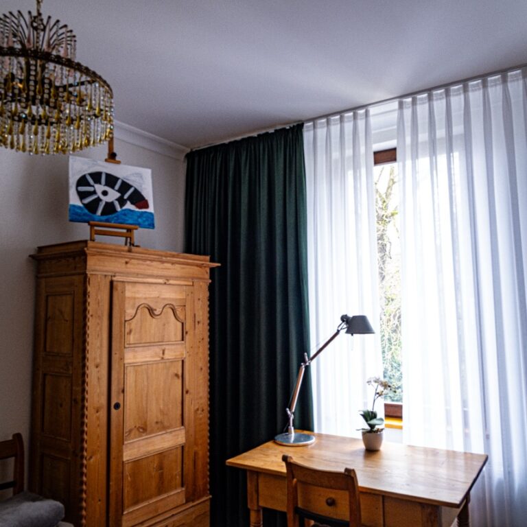 Obere Stadtwohnung links