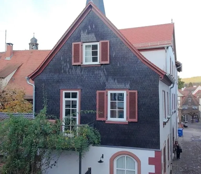 Rosenbalkon N ()
